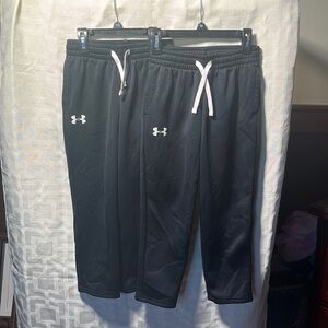 Boys youth small under armor sweatpants. Cold gear very good condition. Black